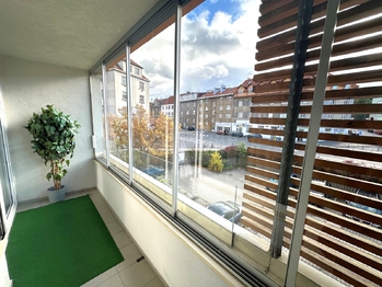 Lodžie - Pronájem bytu 1+kk v osobním vlastnictví 56 m², Praha 9 - Vysočany