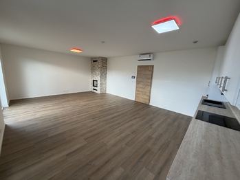 Pronájem domu 114 m², Praha 9 - Hostavice