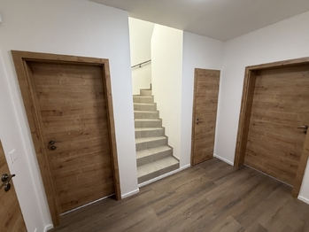 Pronájem domu 114 m², Praha 9 - Hostavice