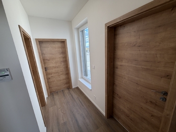 Pronájem domu 114 m², Praha 9 - Hostavice