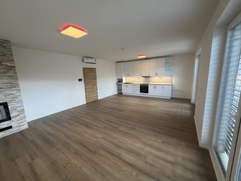 Pronájem domu 114 m², Praha 9 - Hostavice