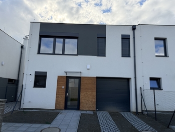 Pronájem domu 114 m², Praha 9 - Hostavice