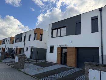 Pronájem domu 114 m², Praha 9 - Hostavice