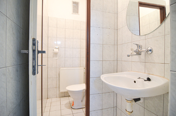 wc ženy - Prodej domu 100 m², Podivín