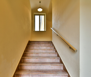 vstupní chodba domu  - Pronájem bytu 1+kk v osobním vlastnictví 35 m², Opočno