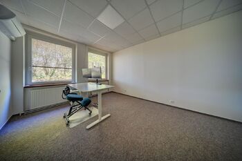 Pronájem kancelářských prostor 18 m², Chlumec nad Cidlinou