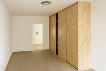 Pronájem domu 200 m², Slaný