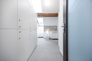 Pronájem obchodních prostor 69 m², Praha 9 - Běchovice