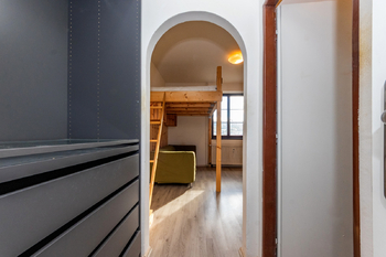 Prodej bytu 1+kk v osobním vlastnictví 20 m², Praha 5 - Hlubočepy