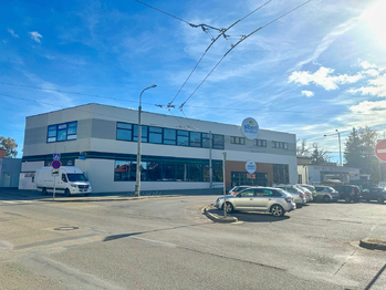 Pronájem obchodních prostor 714 m², České Budějovice