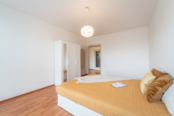 Ložnice - Prodej bytu 2+kk v osobním vlastnictví 69 m², Praha 9 - Černý Most