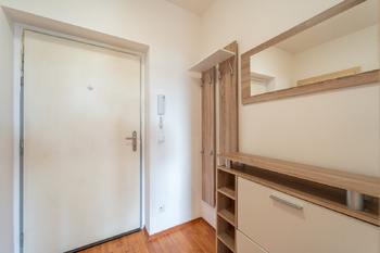 Zádveří - Prodej bytu 2+kk v osobním vlastnictví 69 m², Praha 9 - Černý Most