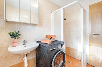 Koupelna. - Pronájem domu 73 m², Rodvínov