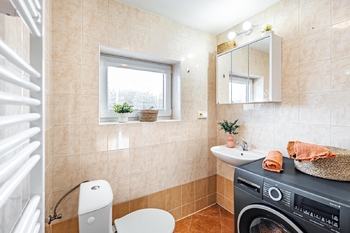 Koupelna. - Pronájem chaty / chalupy 73 m², Rodvínov
