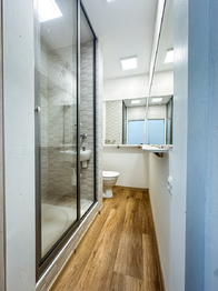 Koupelna - Pronájem bytu 1+kk v družstevním vlastnictví 21 m², Prachatice