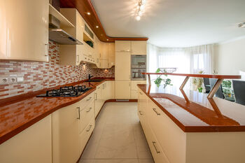 Prodej domu 636 m², Chlumčany