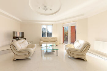 Prodej domu 636 m², Chlumčany