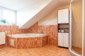 Prodej domu 636 m², Chlumčany