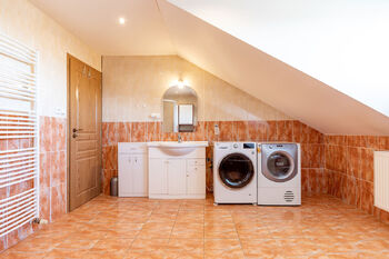 Prodej domu 636 m², Chlumčany