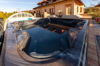 Prodej domu 636 m², Chlumčany