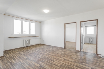 Aktuální stav Obývacího pokoje - Prodej bytu 3+1 v osobním vlastnictví 61 m², Mladá Boleslav