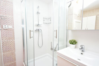 Prodej bytu 2+kk v osobním vlastnictví 50 m², Praha 6 - Vokovice