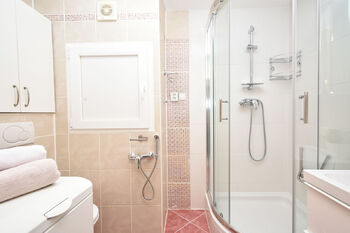 Prodej bytu 2+kk v osobním vlastnictví 50 m², Praha 6 - Vokovice