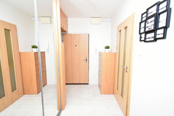 Prodej bytu 2+kk v osobním vlastnictví 50 m², Praha 6 - Vokovice