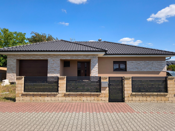 Prodej domu 157 m², Kly