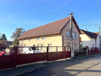 Pohled na RD - Prodej domu 235 m², Hořín