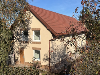 Pohled na RD ze zahrady  - Prodej domu 235 m², Hořín