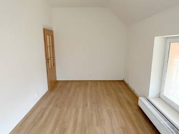 Pokoj č.2 - Prodej domu 235 m², Hořín
