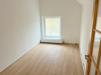2NP pokoj č.2 - Prodej domu 235 m², Hořín