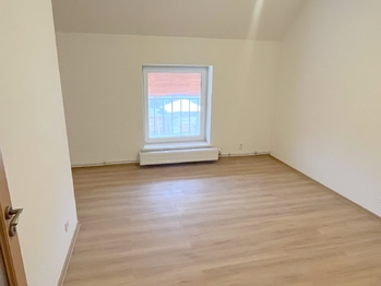 2NP pokoj č.2 - Prodej domu 235 m², Hořín