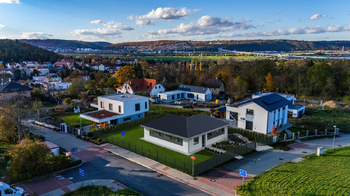 Prodej pozemku 754 m², Praha 5 - Zbraslav