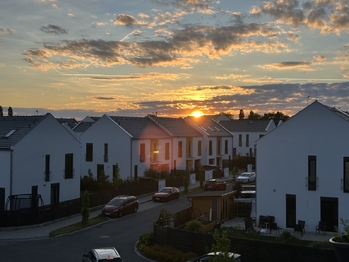 Pronájem garážového stání, Jinočany