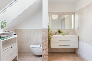 Horní koupelna - Prodej domu 316 m², Dřísy