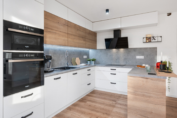 Kuchyň - Prodej domu 316 m², Dřísy