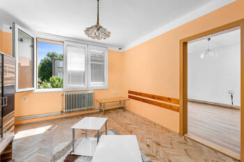 obývací pokoj - Prodej bytu 3+1 v osobním vlastnictví 76 m², Nové Hrady