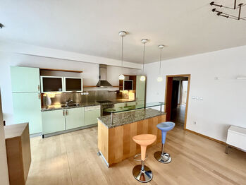 Pronájem bytu 4+kk v osobním vlastnictví 130 m², Praha 8 - Kobylisy