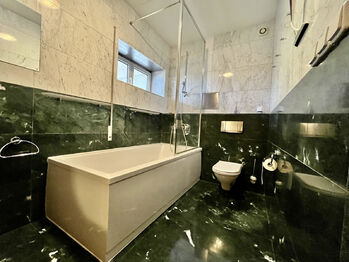 Pronájem bytu 4+kk v osobním vlastnictví 130 m², Praha 8 - Kobylisy