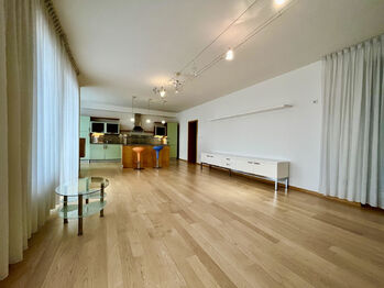 Pronájem bytu 4+kk v osobním vlastnictví 130 m², Praha 8 - Kobylisy