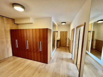 Pronájem bytu 4+kk v osobním vlastnictví 130 m², Praha 8 - Kobylisy