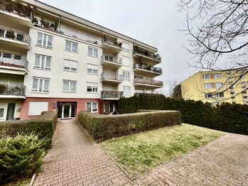 Pronájem bytu 4+kk v osobním vlastnictví 130 m², Praha 8 - Kobylisy