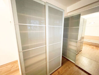 Pronájem bytu 2+1 v osobním vlastnictví 61 m², Praha 10 - Vršovice