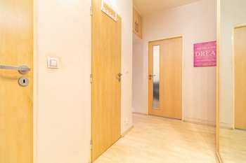 +420 739 604 767 I www.vaclavadamcik.cz I vaclav.adamcik@re-max.cz I prodej bytu Vietnamská Ostrava - Prodej bytu 1+1 v osobním vlastnictví 36 m², Ostrava