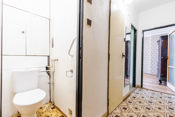WC a chodba - Prodej bytu 2+1 v osobním vlastnictví 53 m², Praha 6 - Veleslavín