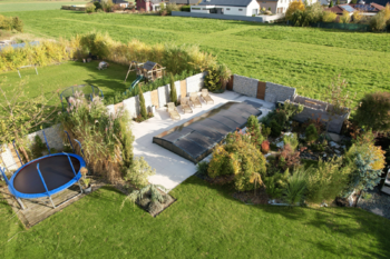 bazén a okolí - Prodej bytu 5+kk v osobním vlastnictví 226 m², Sibřina