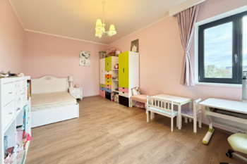 dětský pokoj - Prodej bytu 5+kk v osobním vlastnictví 226 m², Sibřina