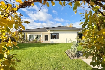 dům ze zahrady - Prodej bytu 5+kk v osobním vlastnictví 226 m², Sibřina